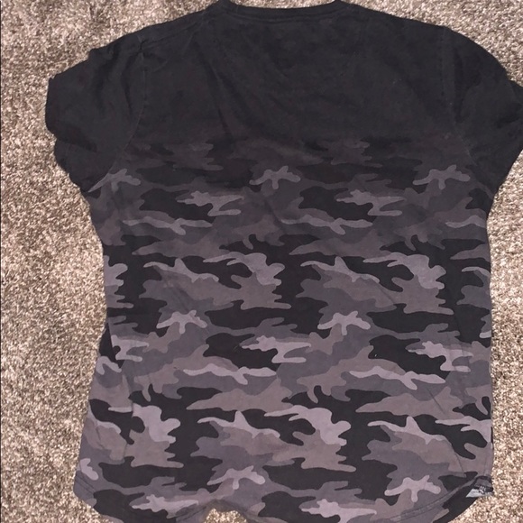 Hollister grey camp tee shirt - Picture 3 of 3